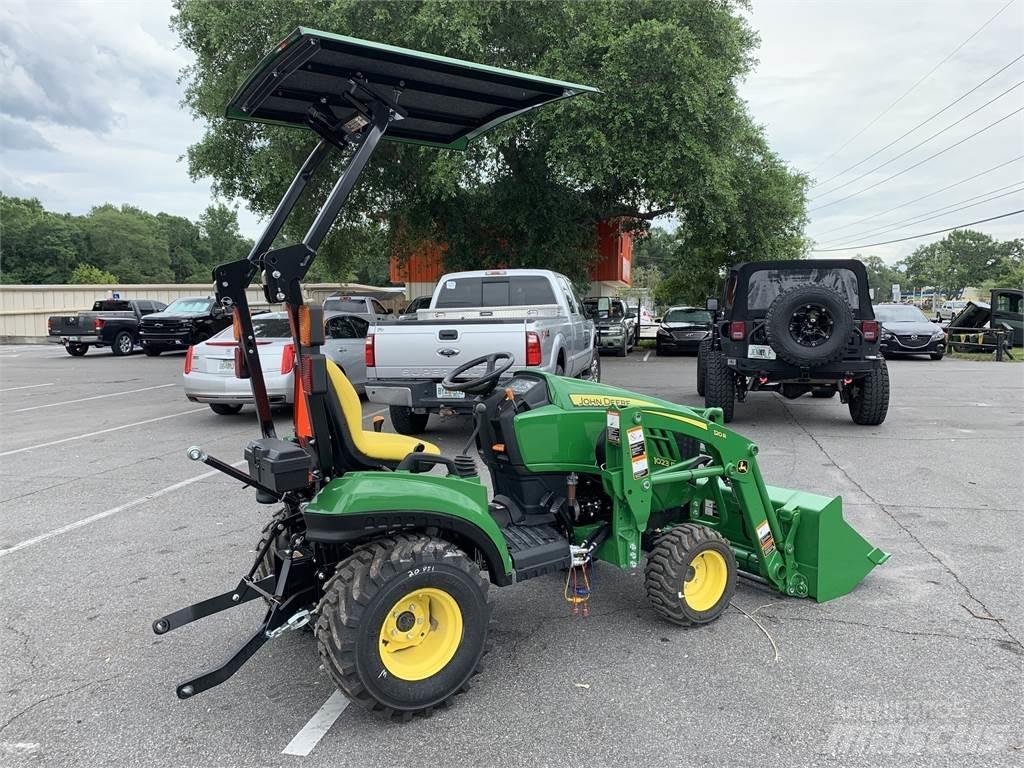 John Deere 1023E جرارات مدمجة