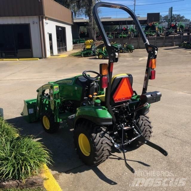 John Deere 1023E جرارات مدمجة