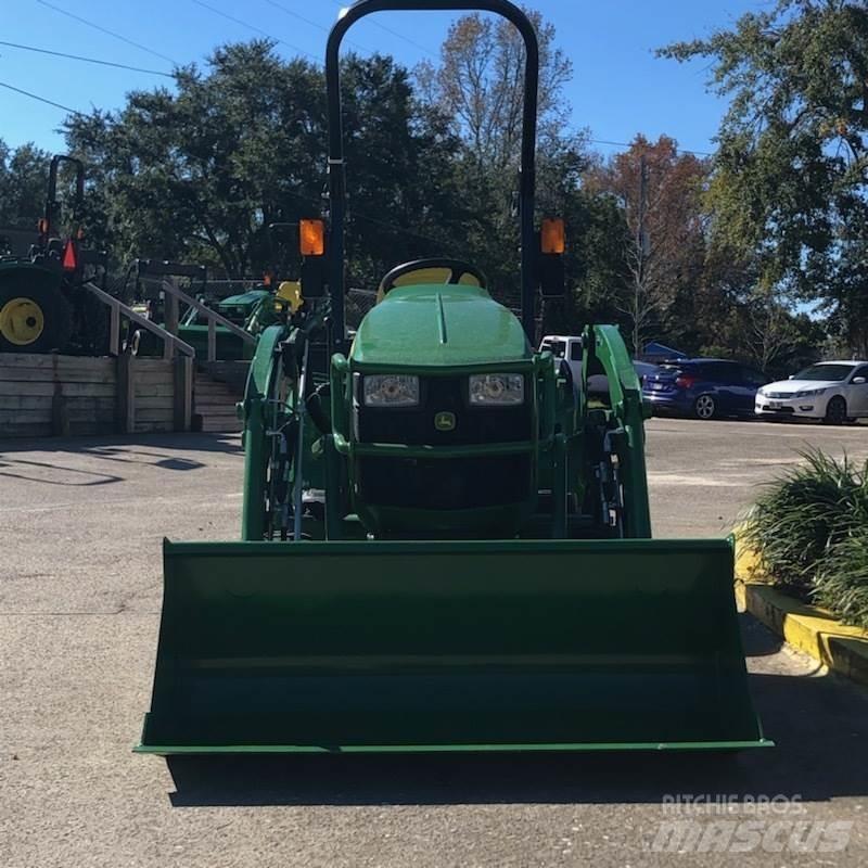 John Deere 1023E جرارات مدمجة