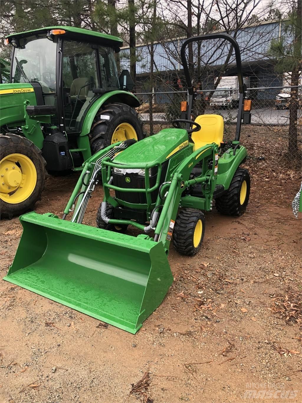 John Deere 1023E جرارات مدمجة