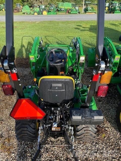 John Deere 1023E جرارات مدمجة