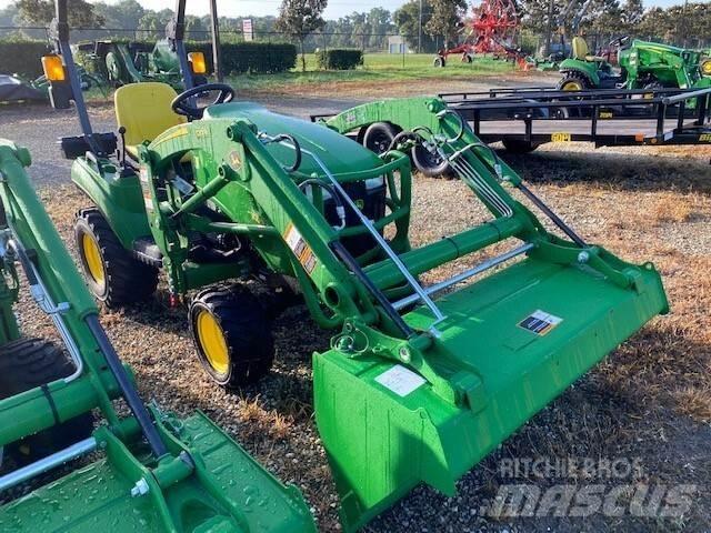 John Deere 1023E جرارات مدمجة