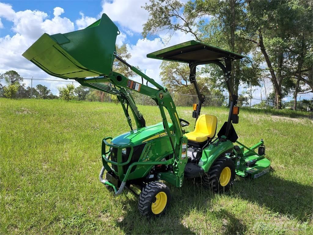 John Deere 1023E جرارات مدمجة