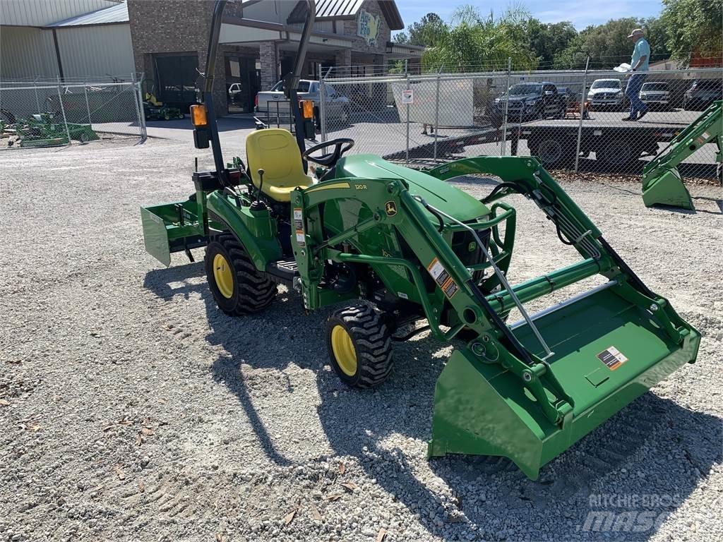 John Deere 1023E جرارات مدمجة