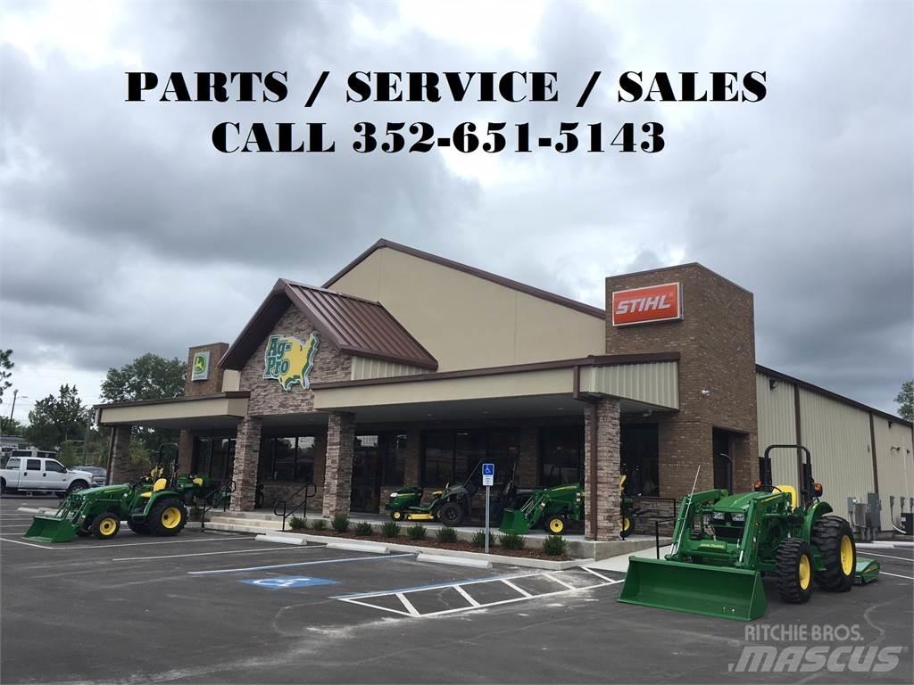 John Deere 1025R جرارات مدمجة