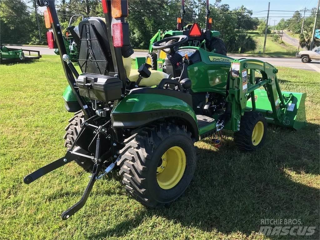 John Deere 1025R جرارات مدمجة