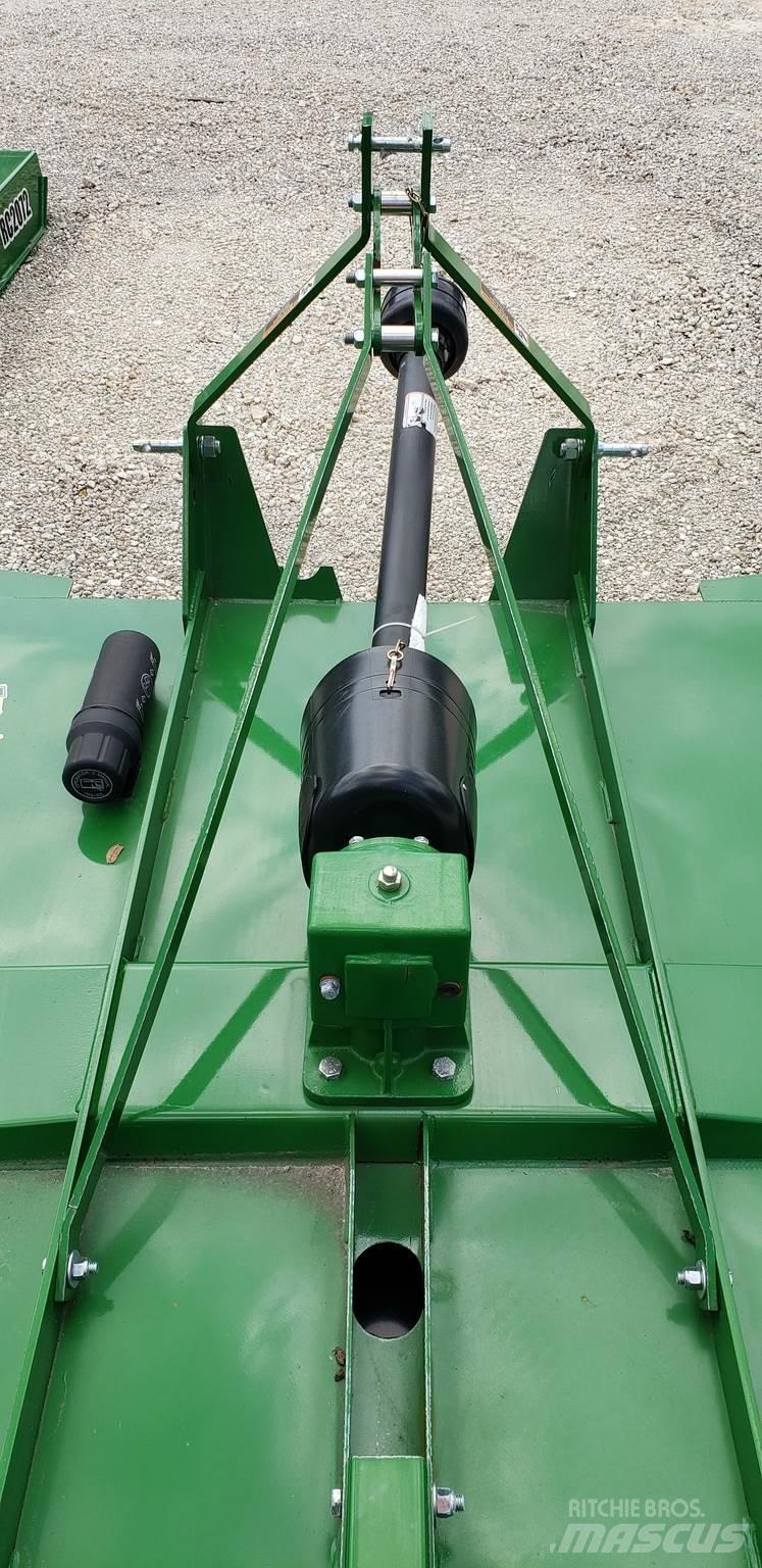 John Deere 1025R جرارات مدمجة