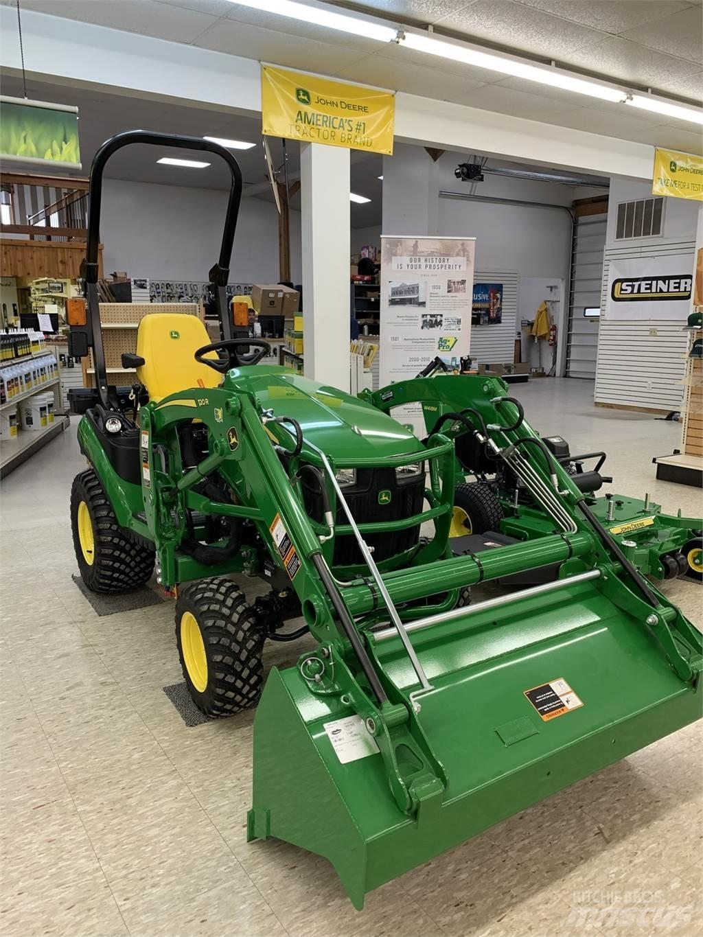 John Deere 1025R جرارات مدمجة