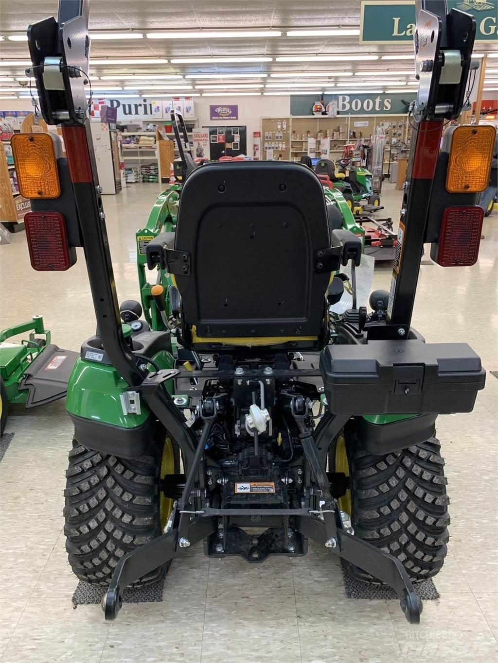 John Deere 1025R جرارات مدمجة