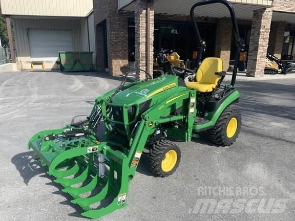John Deere 1025R جرارات مدمجة