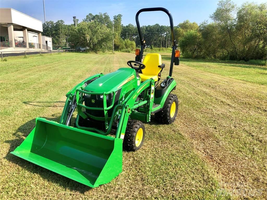 John Deere 1025R جرارات مدمجة