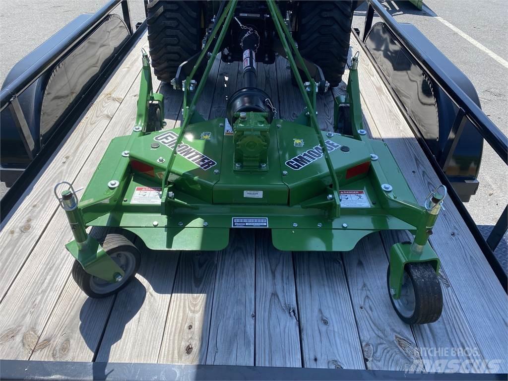 John Deere 1025R جرارات مدمجة