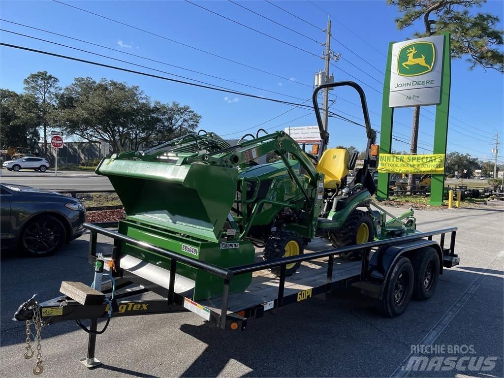 John Deere 1025R جرارات مدمجة