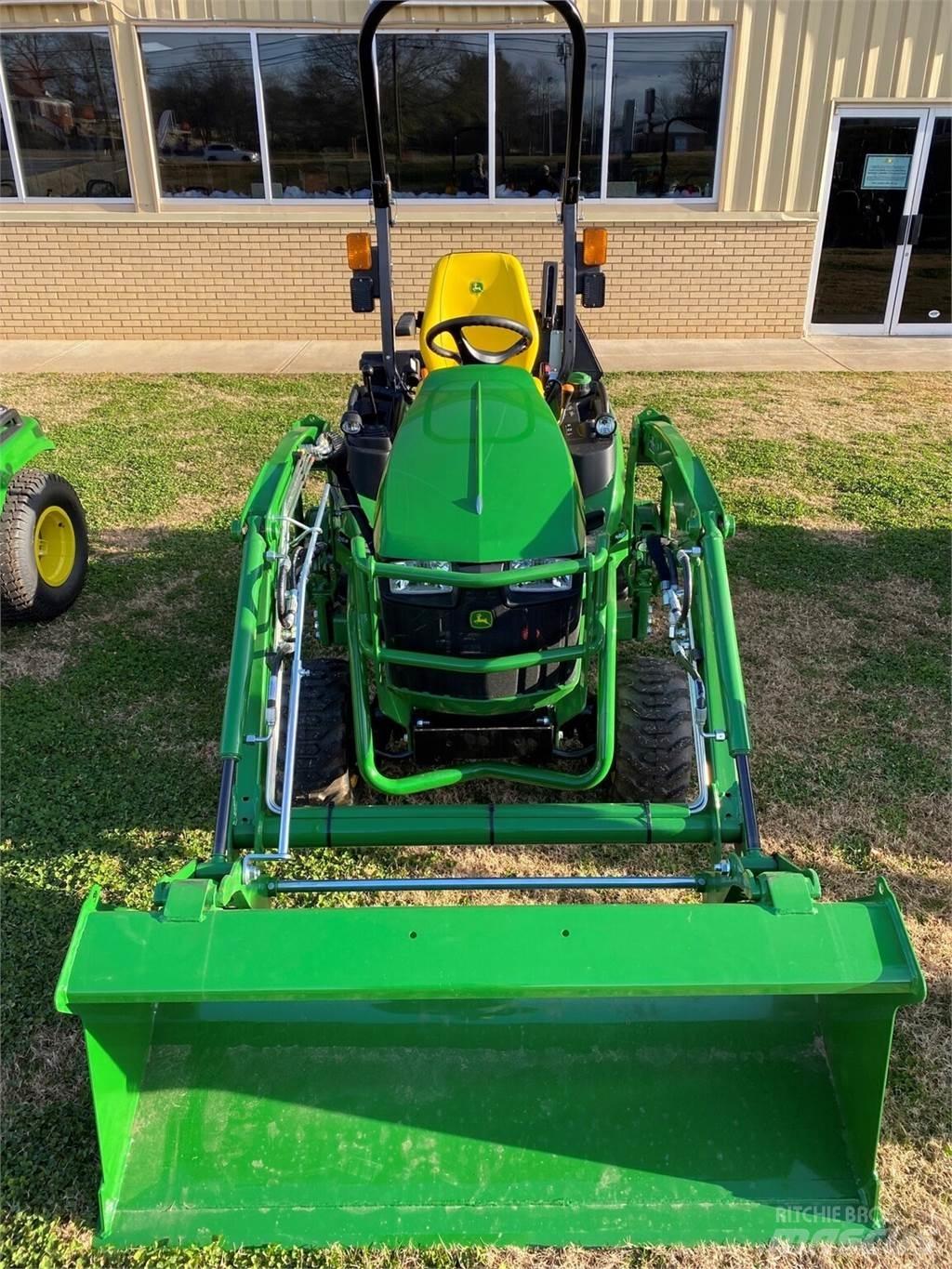 John Deere 1025R جرارات مدمجة