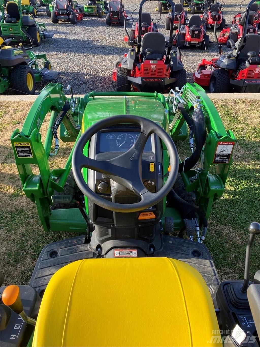 John Deere 1025R جرارات مدمجة