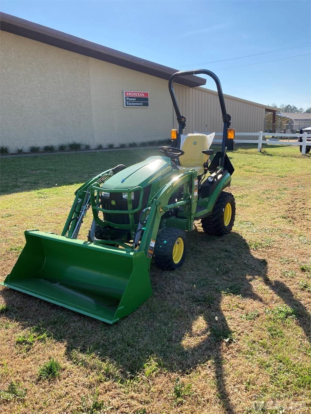 John Deere 1025R جرارات مدمجة