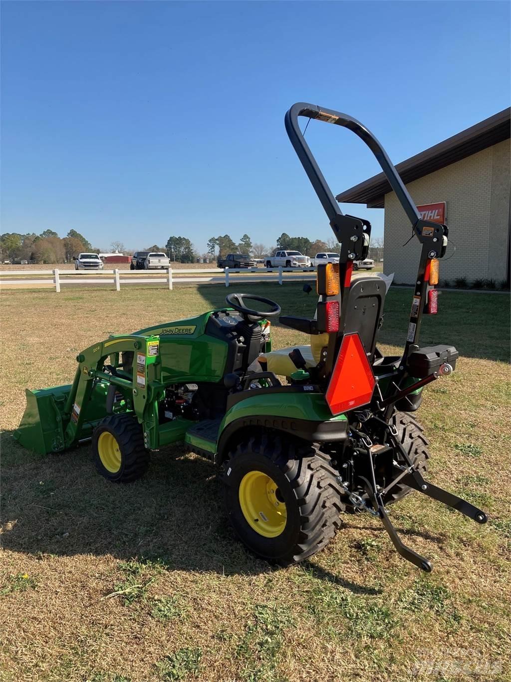 John Deere 1025R جرارات مدمجة