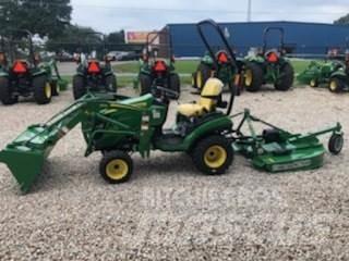 John Deere 1025R جرارات مدمجة