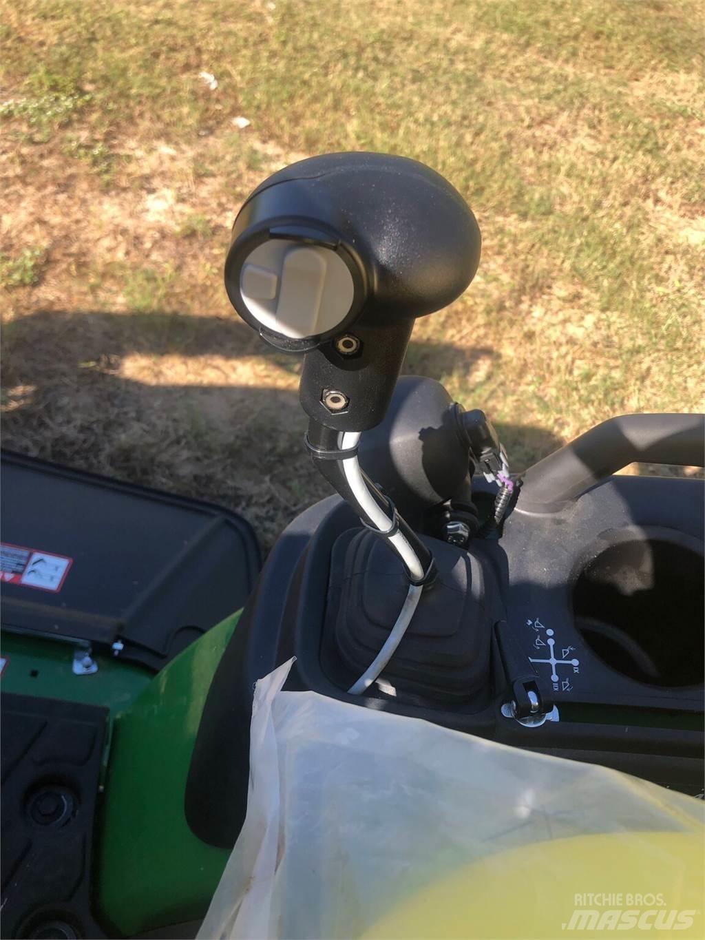 John Deere 1025R جرارات مدمجة
