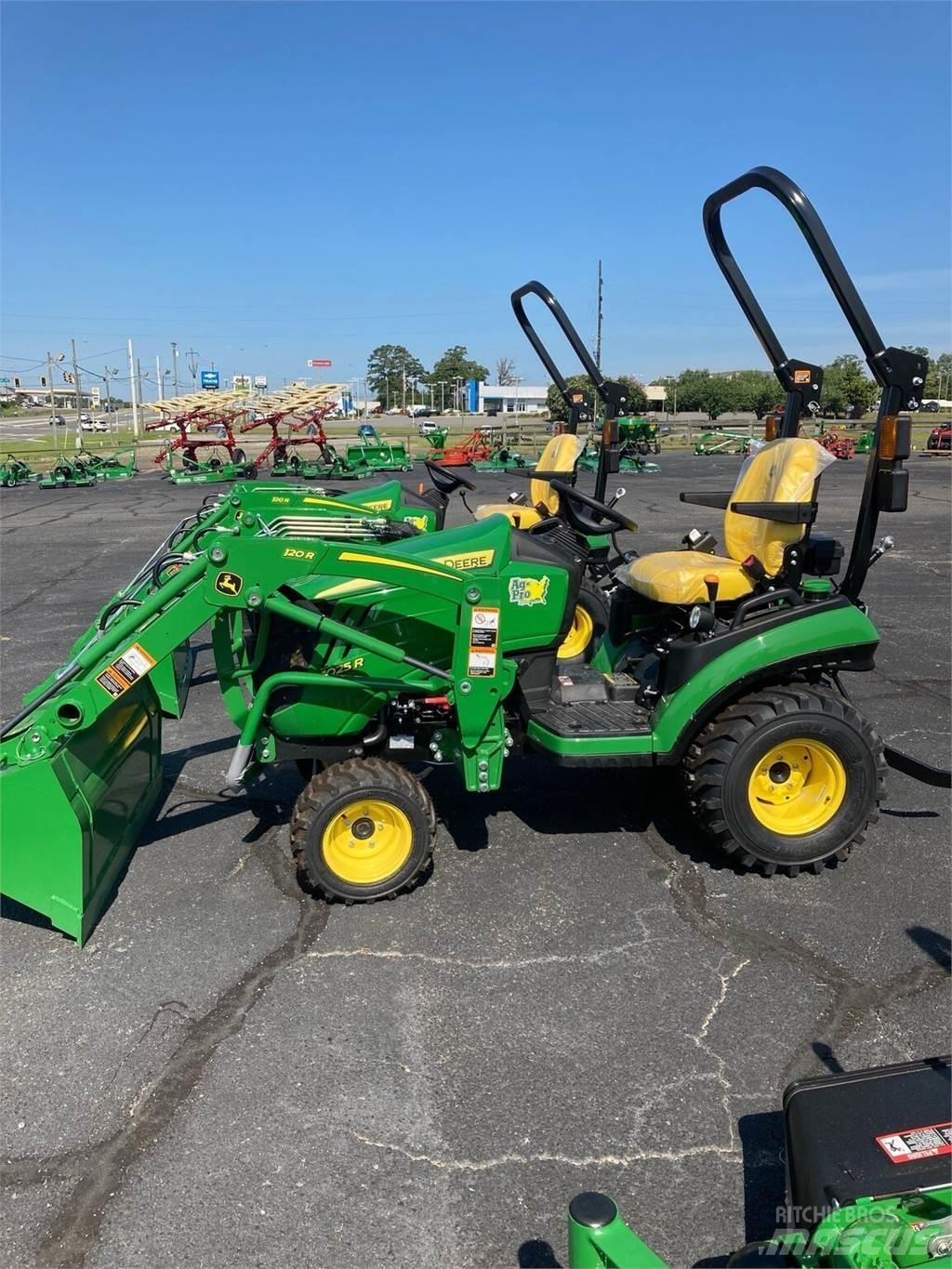 John Deere 1025R جرارات مدمجة