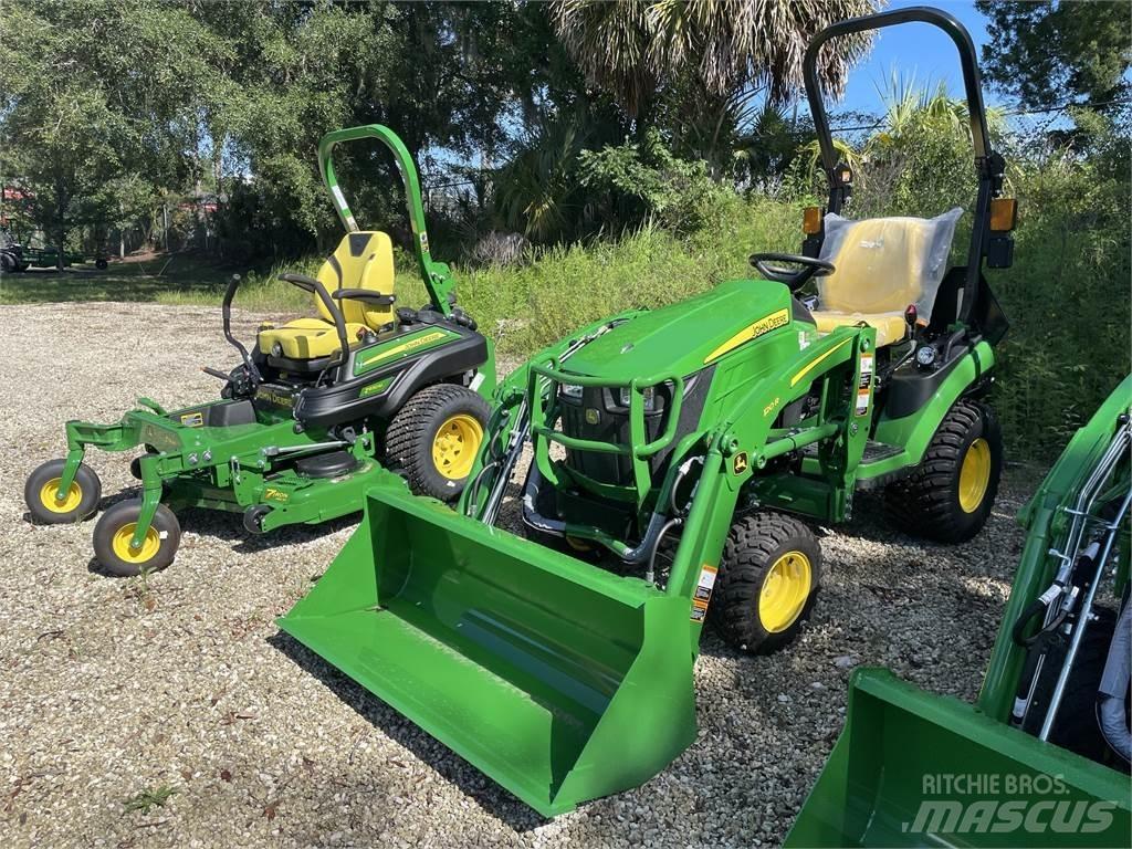 John Deere 1025R جرارات مدمجة