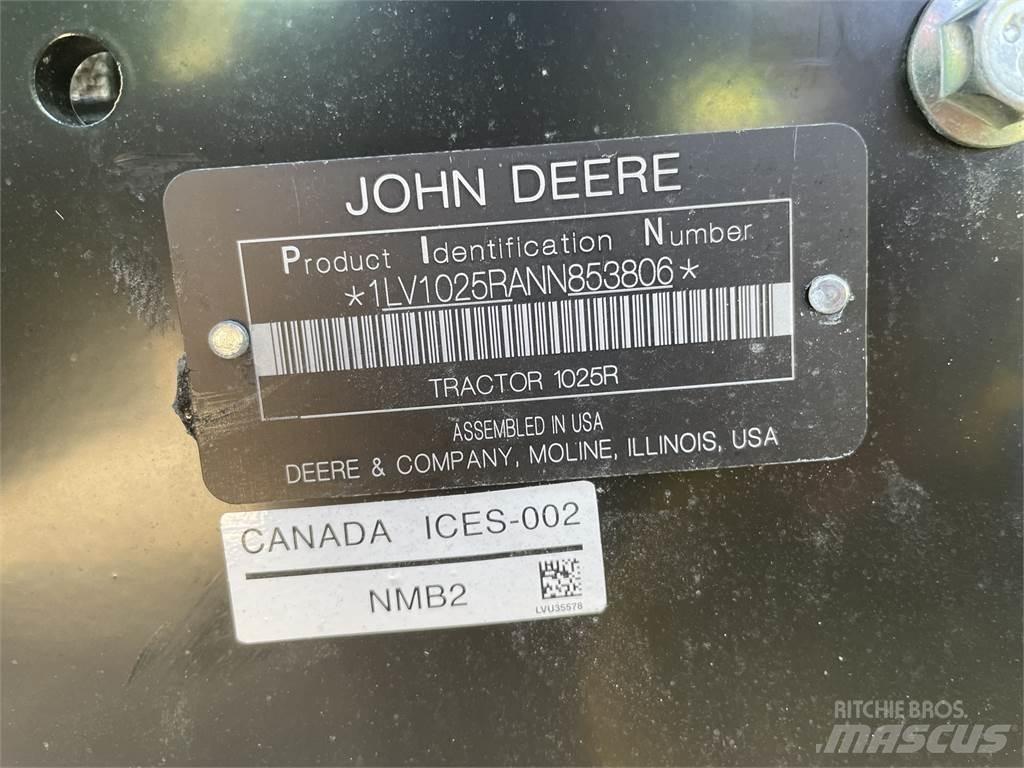John Deere 1025R جرارات مدمجة
