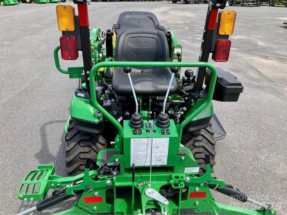 John Deere 1025R جرارات مدمجة