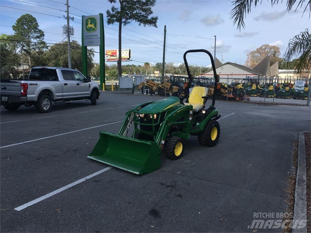 John Deere 1025R جرارات مدمجة