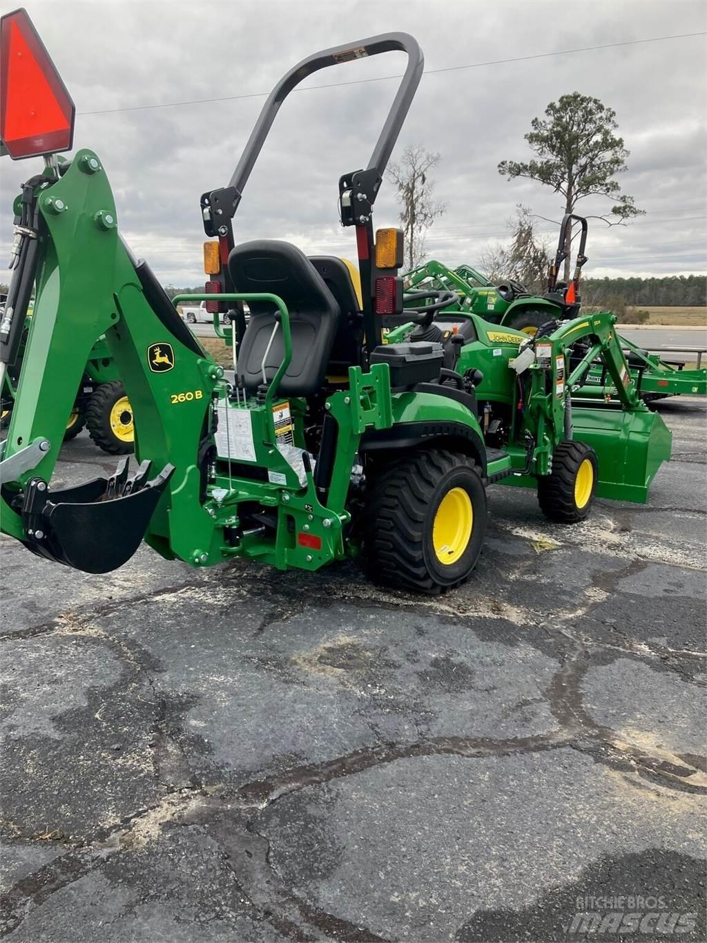 John Deere 1025R جرارات مدمجة