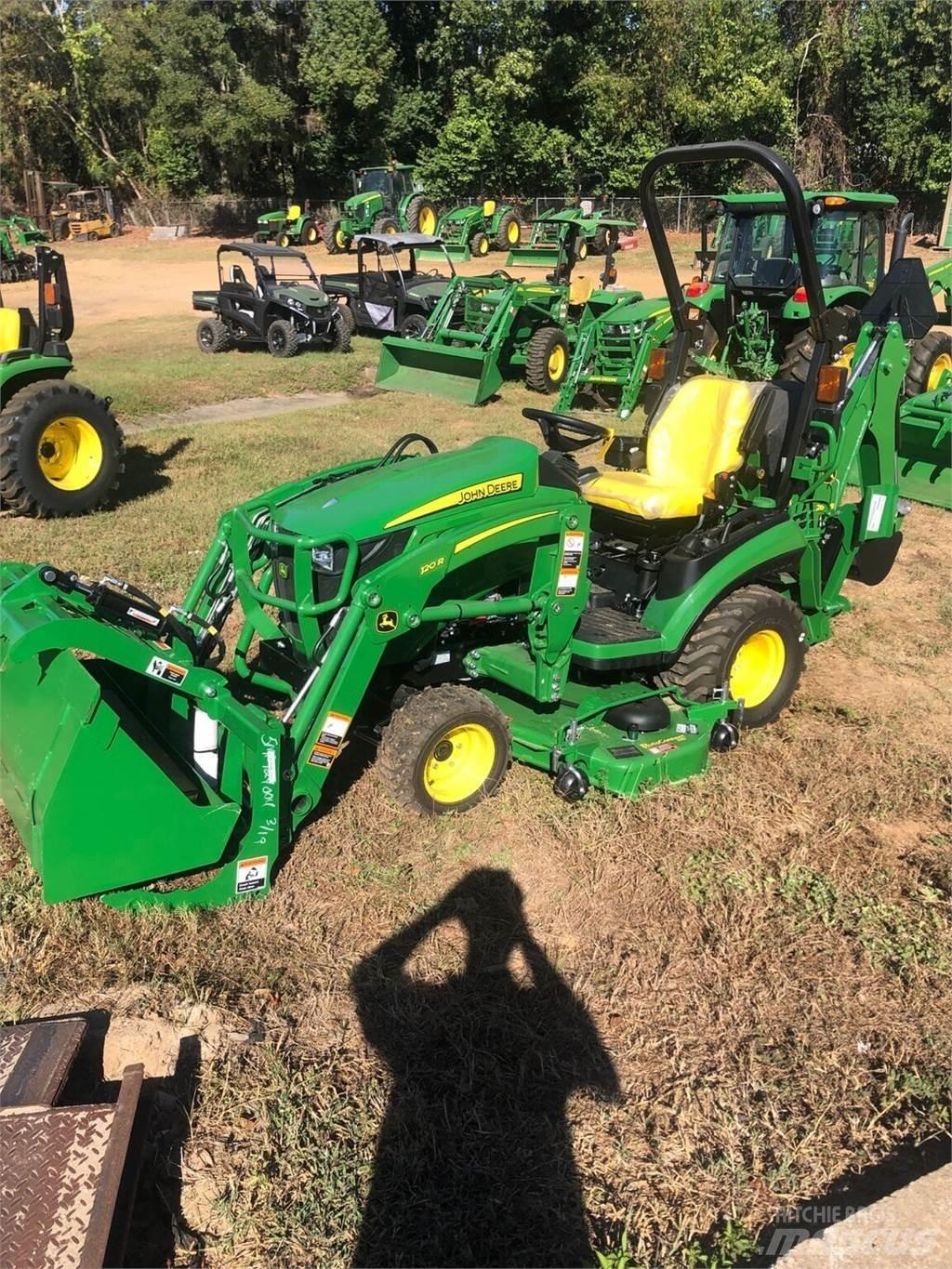 John Deere 1025R جرارات مدمجة