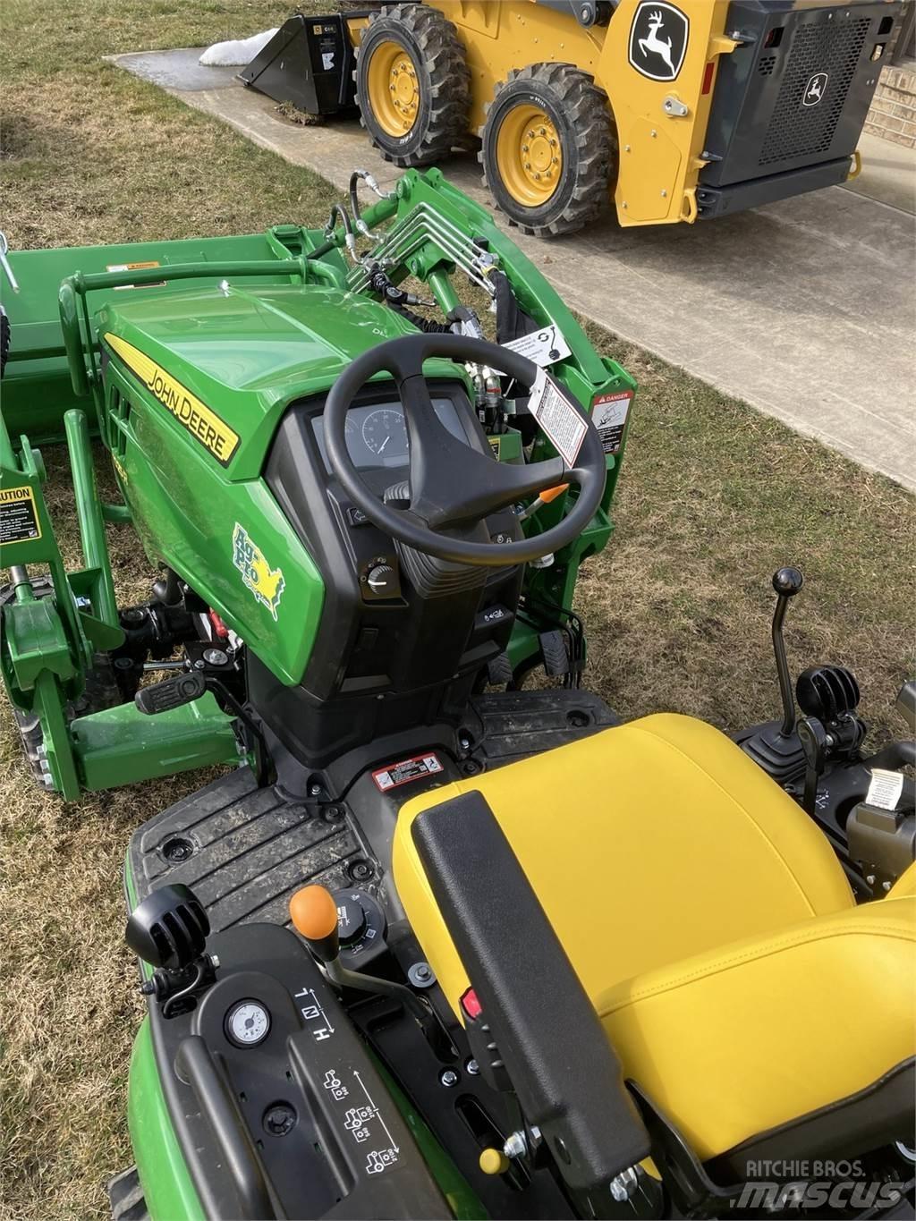 John Deere 1025R جرارات مدمجة