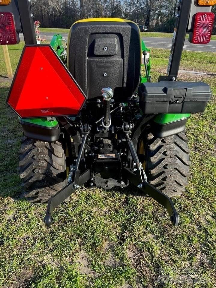 John Deere 1025R جرارات مدمجة