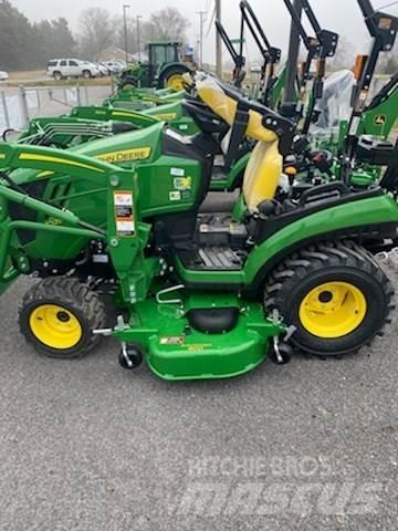 John Deere 1025R جرارات مدمجة