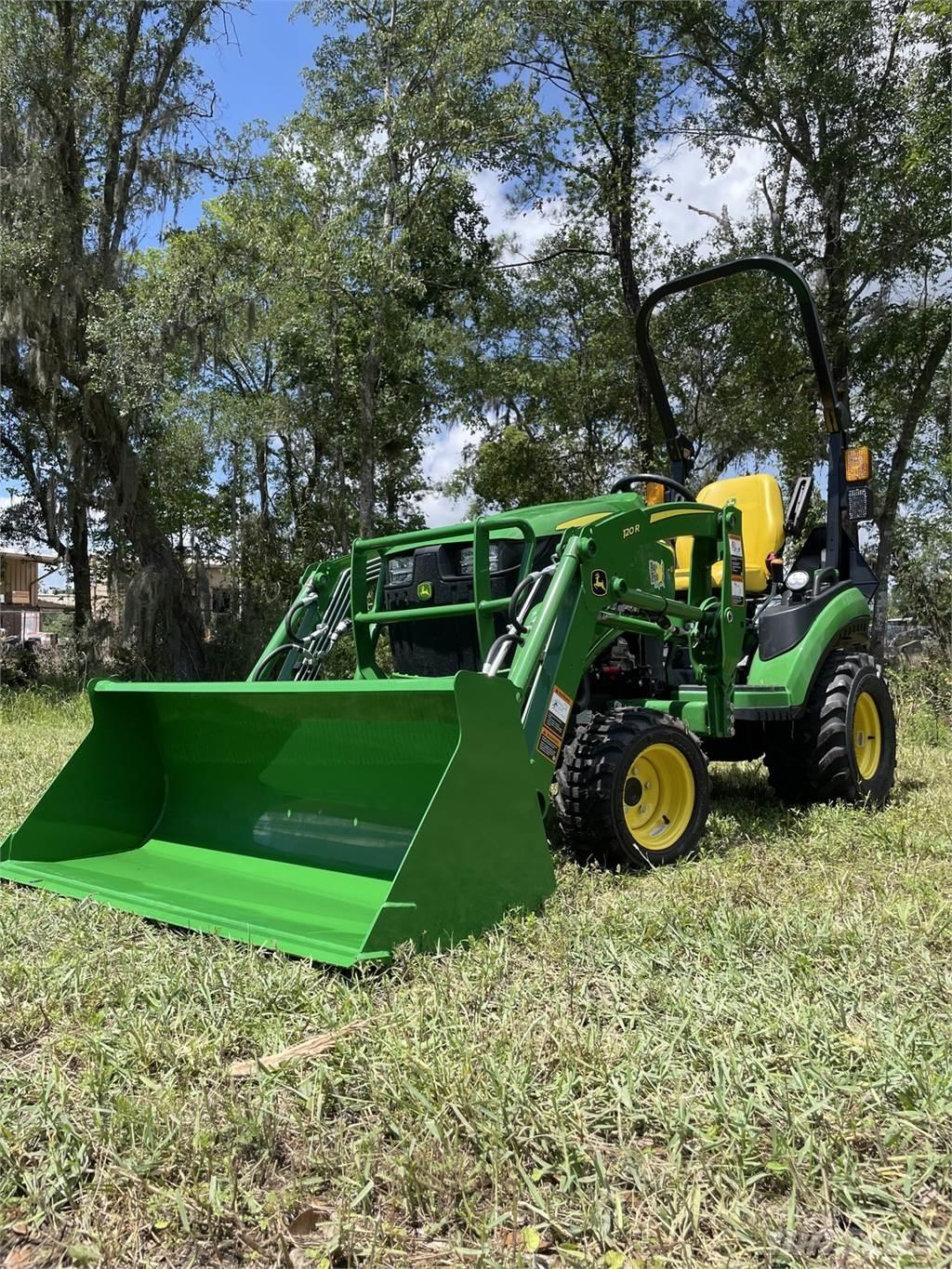 John Deere 1025R جرارات مدمجة