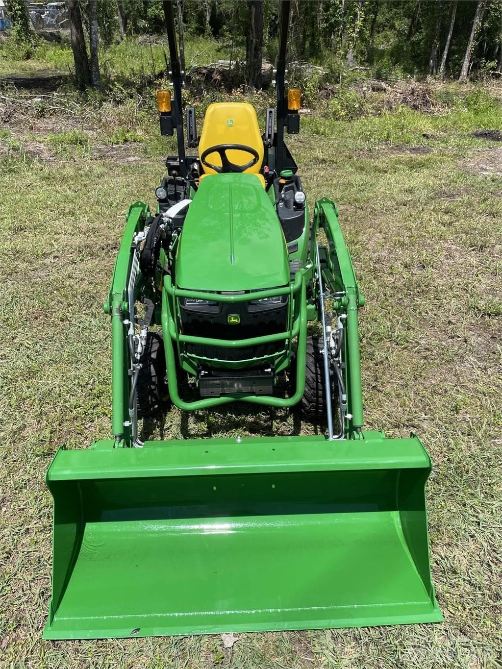 John Deere 1025R جرارات مدمجة
