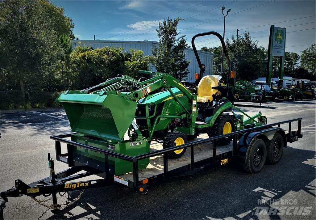 John Deere 1025R جرارات مدمجة