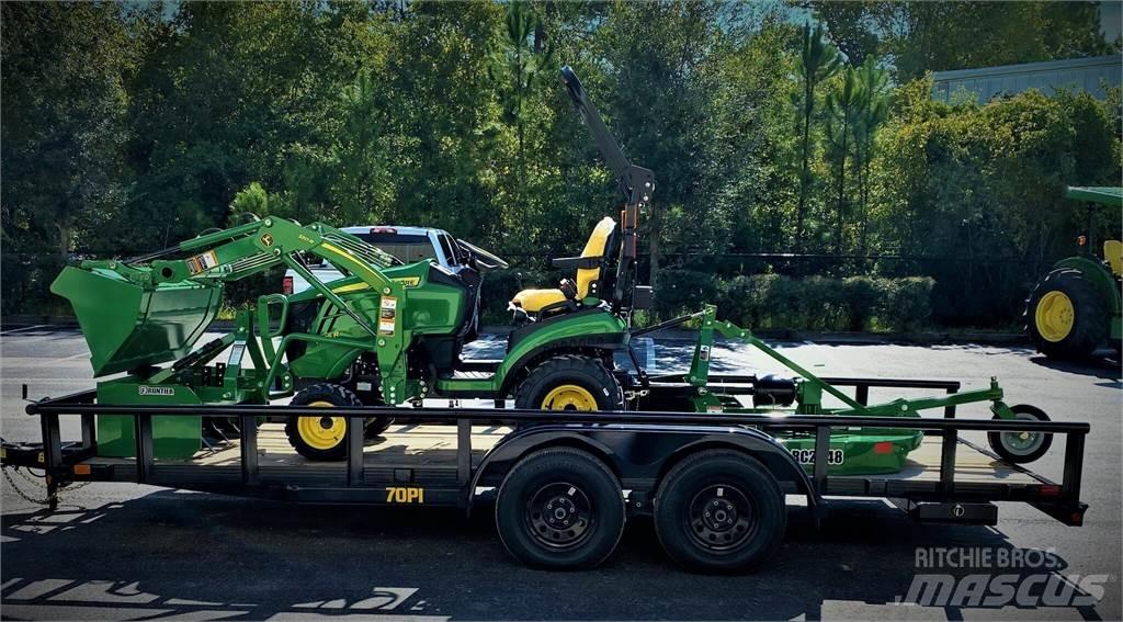 John Deere 1025R جرارات مدمجة