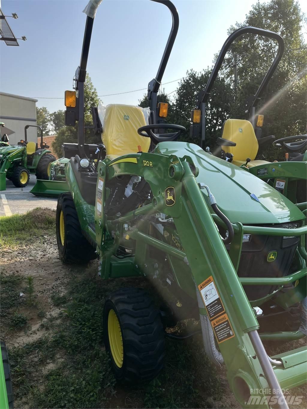 John Deere 1025R جرارات مدمجة