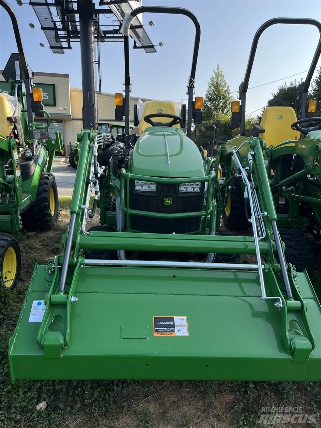John Deere 1025R جرارات مدمجة