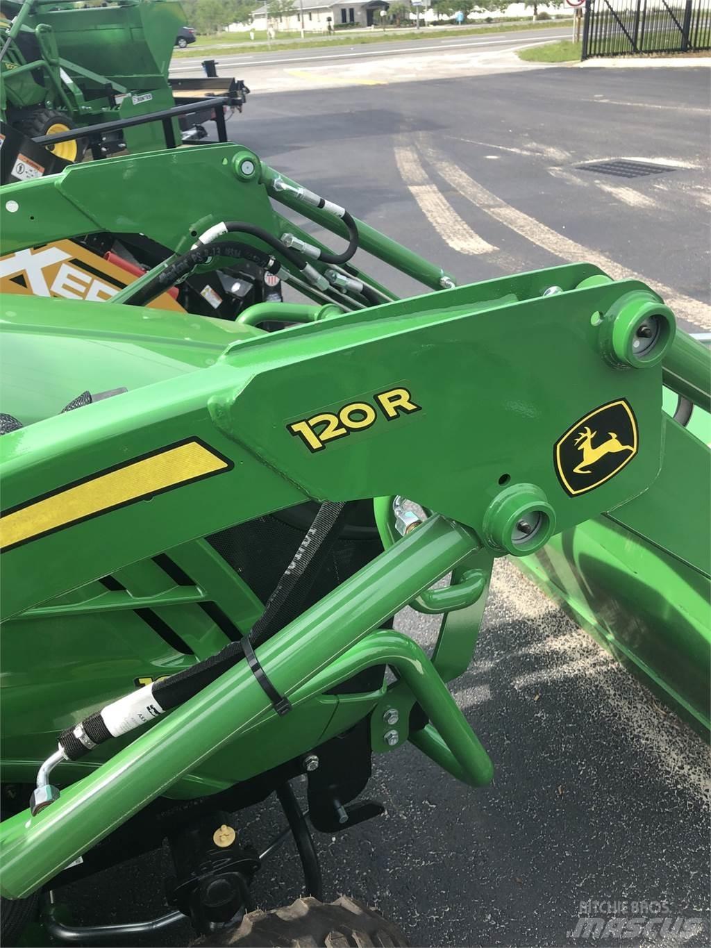 John Deere 1025R جرارات مدمجة