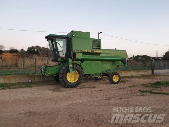 John Deere 1177 حصادات