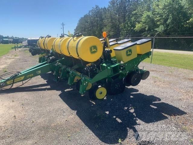 John Deere 1755 معدات بذر