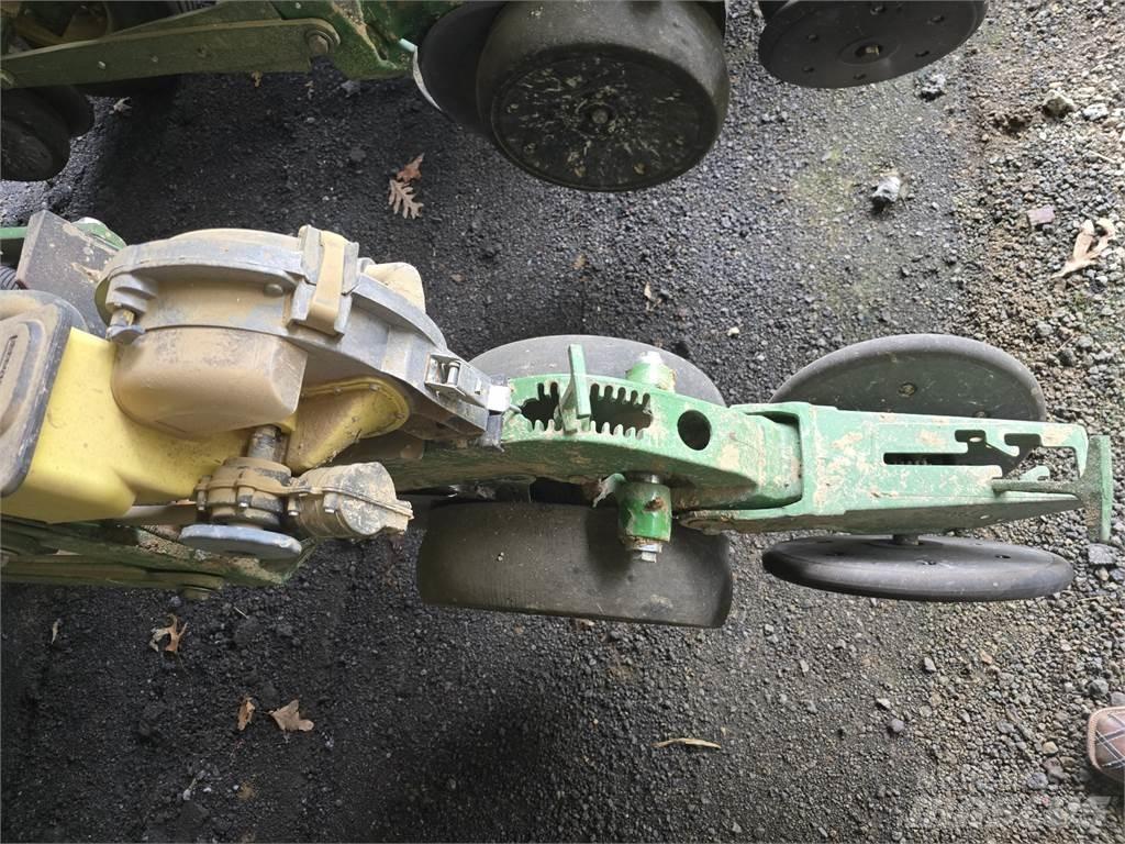 John Deere 1790 معدات بذر