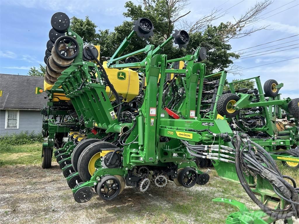 John Deere 1795 معدات بذر