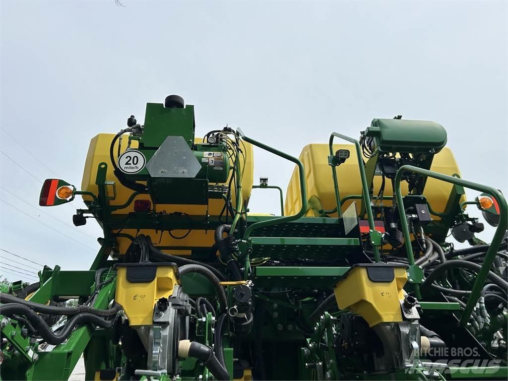 John Deere 1795 معدات بذر