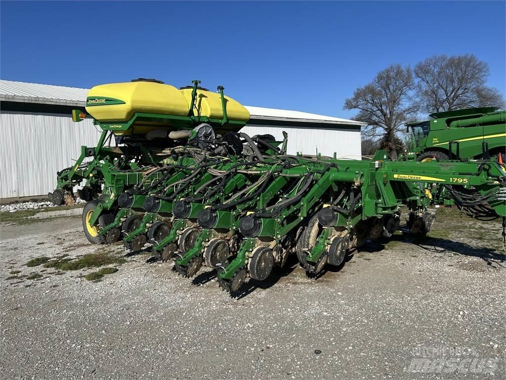 John Deere 1795 معدات بذر