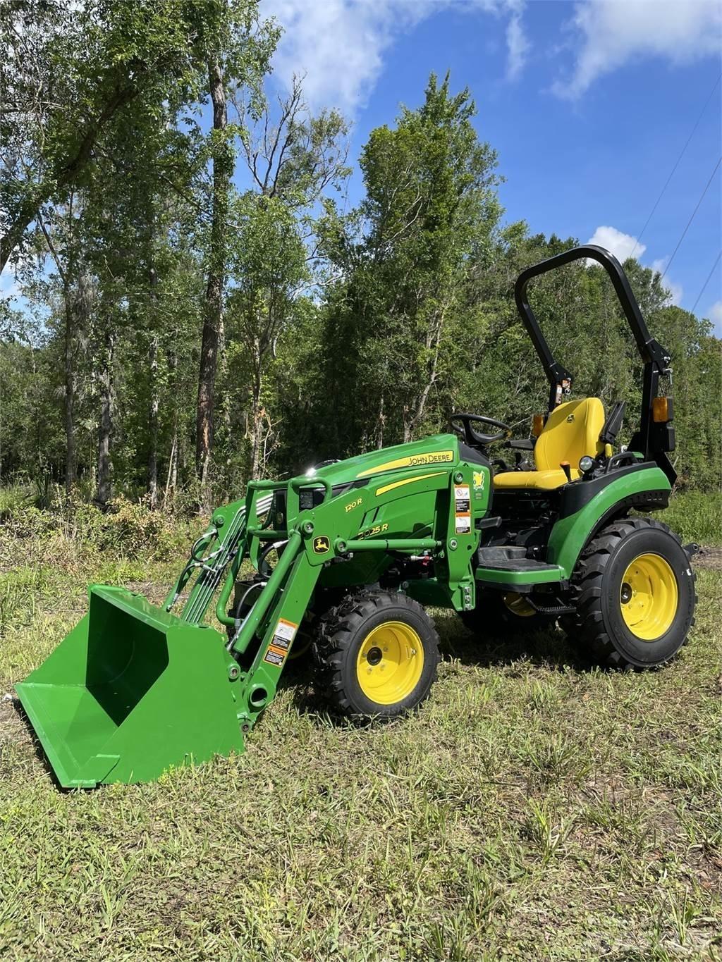 John Deere 2025R جرارات مدمجة
