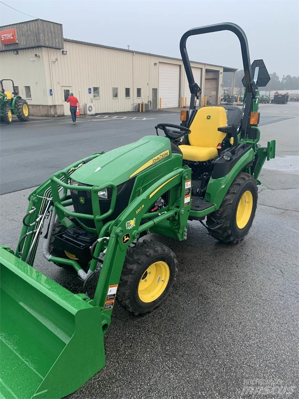 John Deere 2025R جرارات مدمجة
