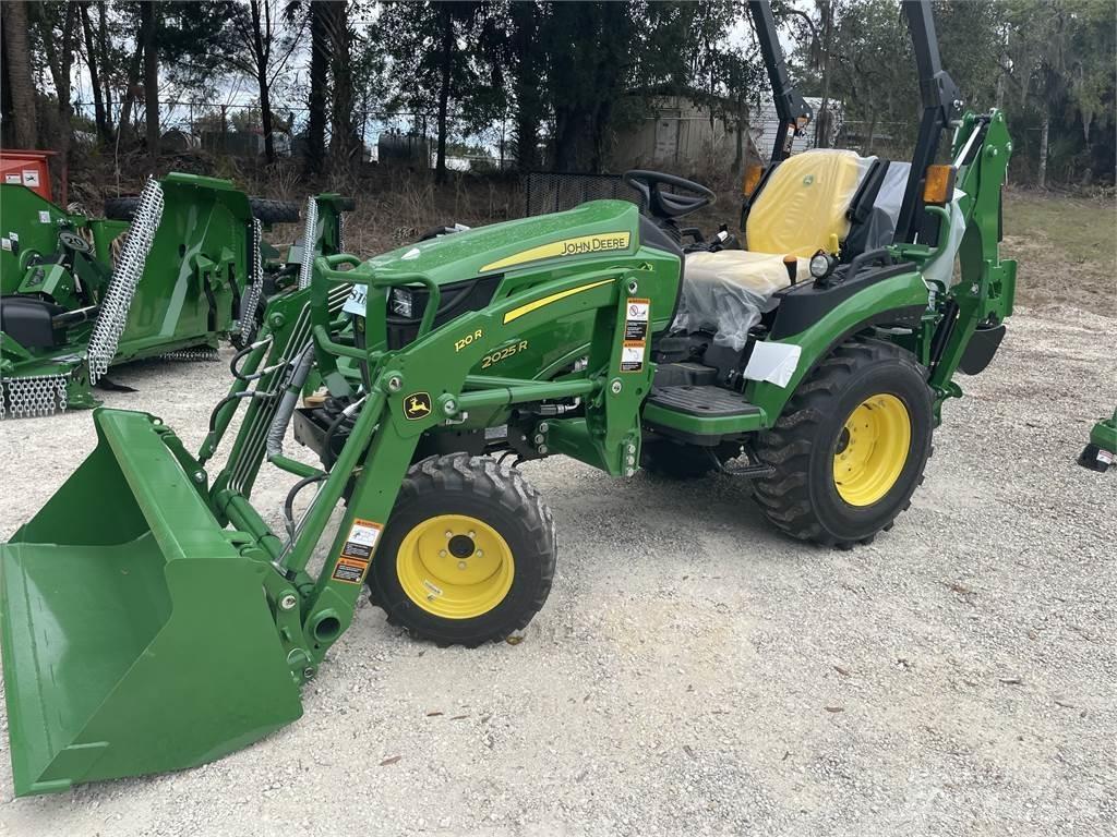 John Deere 2025R جرارات مدمجة