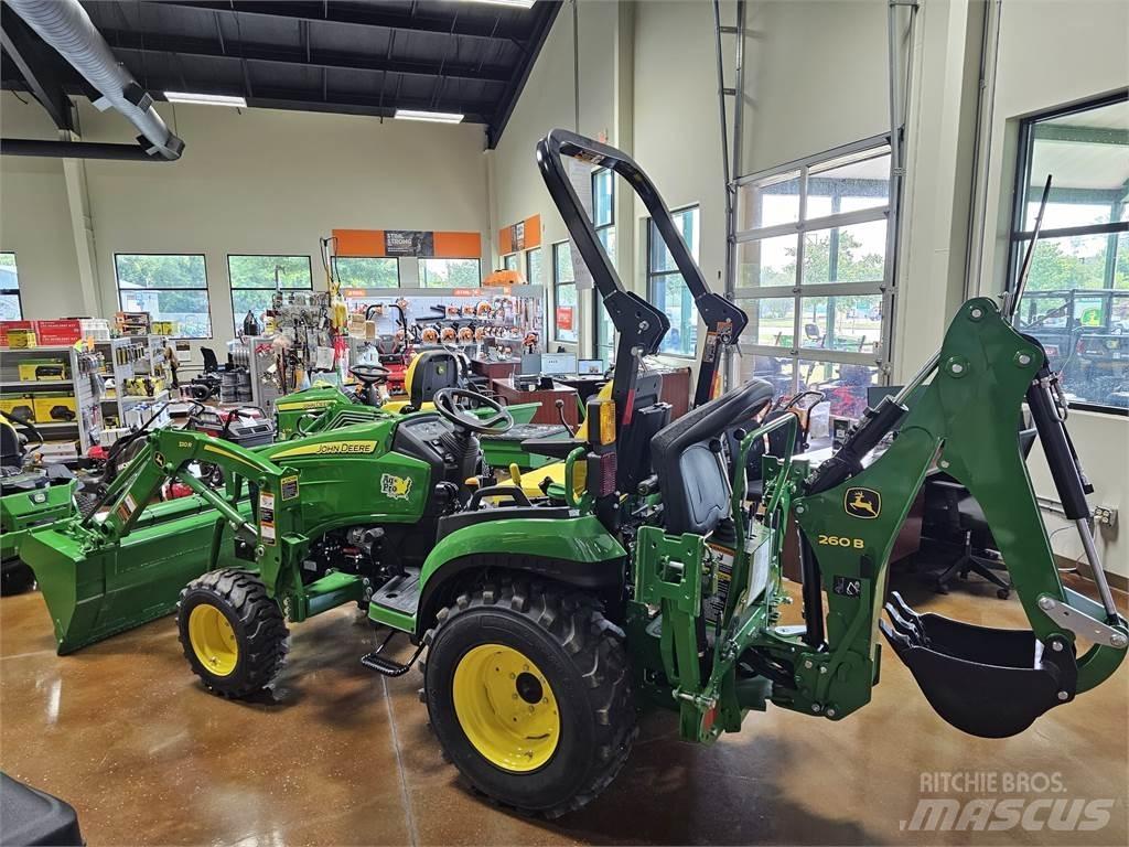 John Deere 2025R جرارات مدمجة